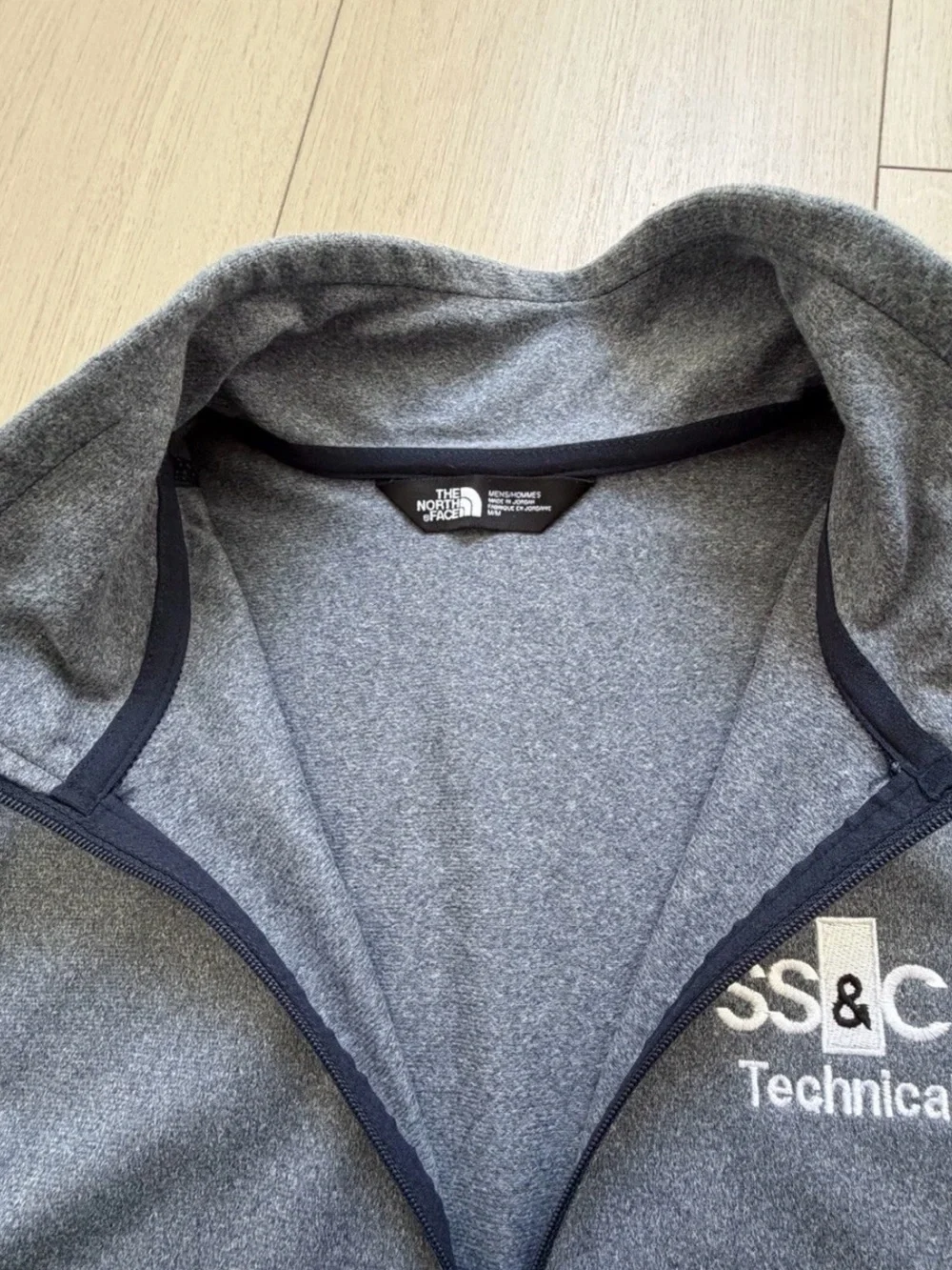 The North Face Men's Gray Quarter-Zip Performance Pullover